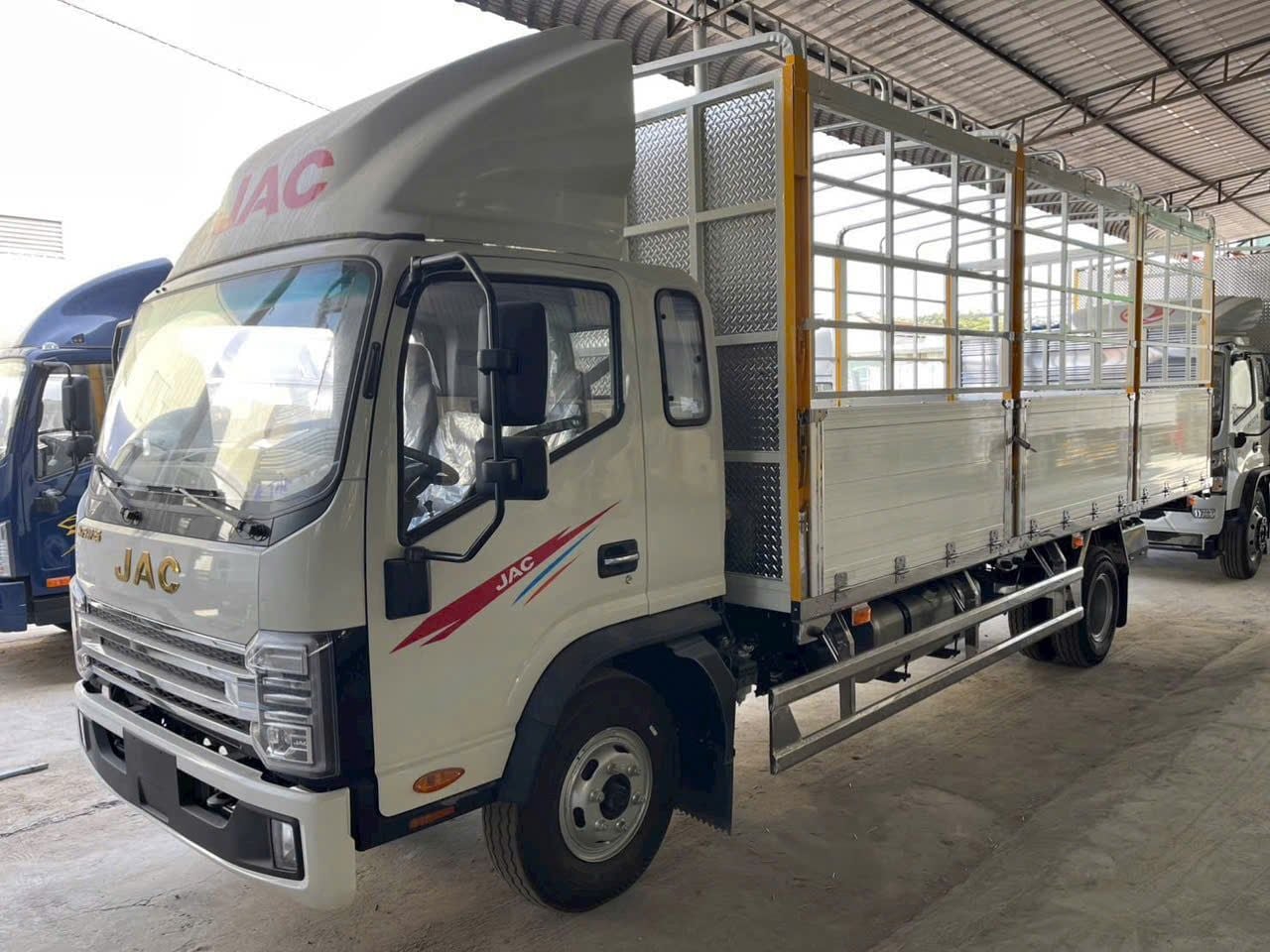  (New) XE TẢI JAC N750 PLUS E5 7.4 TẤN THÙNG NHÔM DÀI 6.2M 