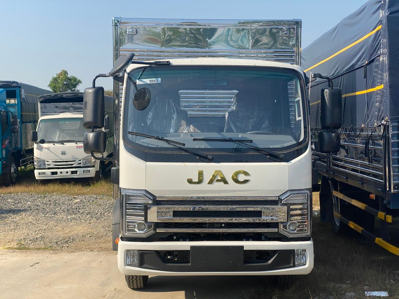  XE TẢI JAC N200S 1T9 THÙNG KÍN 4.4 MÉT 
