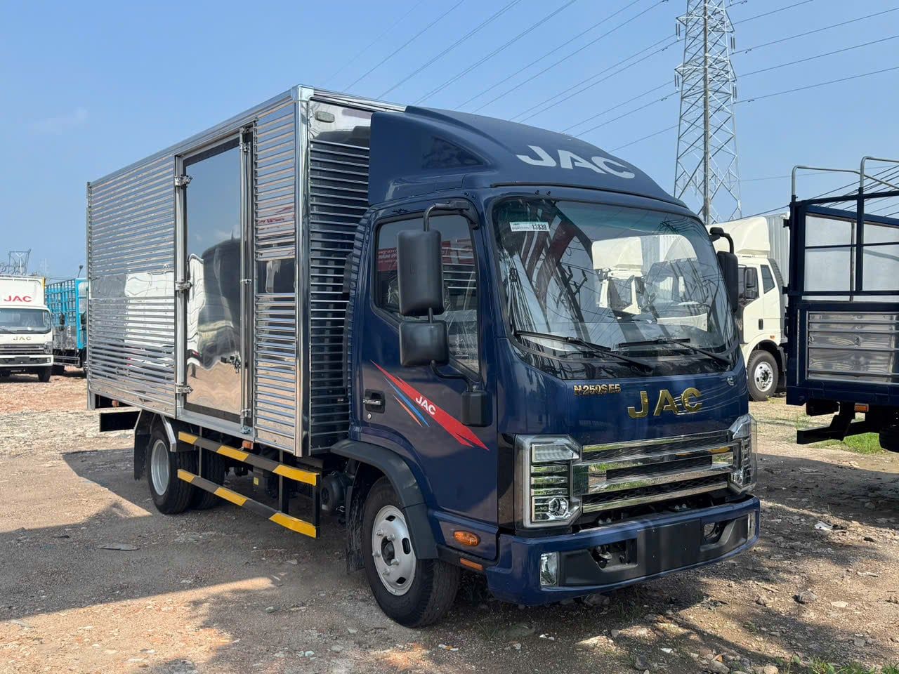  XE TẢI JAC N250S PRO 2.5 TẤN THÙNG DÀI 4.5M 