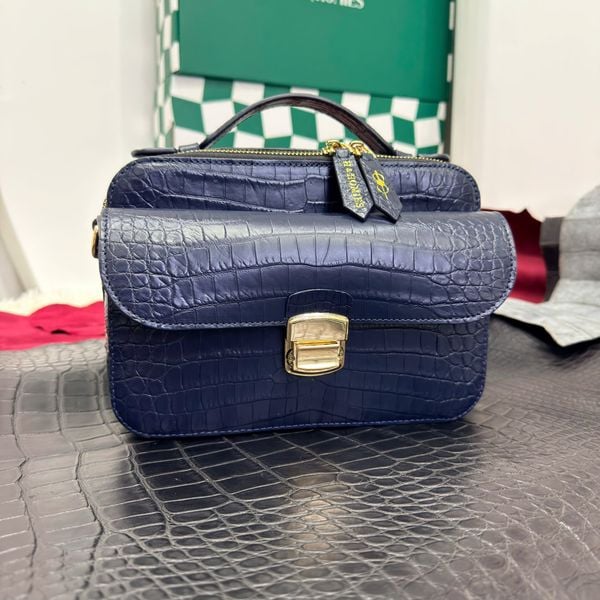  túi clutch da cá sấu màu xanh navy 