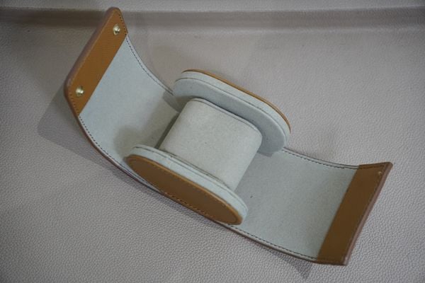  Hộp đồng hồ da Epsom nâu bò 