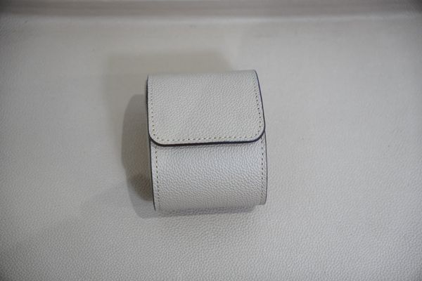  Hộp đồng hồ da Togo màu be 