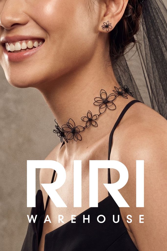 LARUE BLACK Bộ vòng cổ và hoa tai