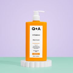 Q+A Kem dưỡng Vitamin C Body Cream 250ml