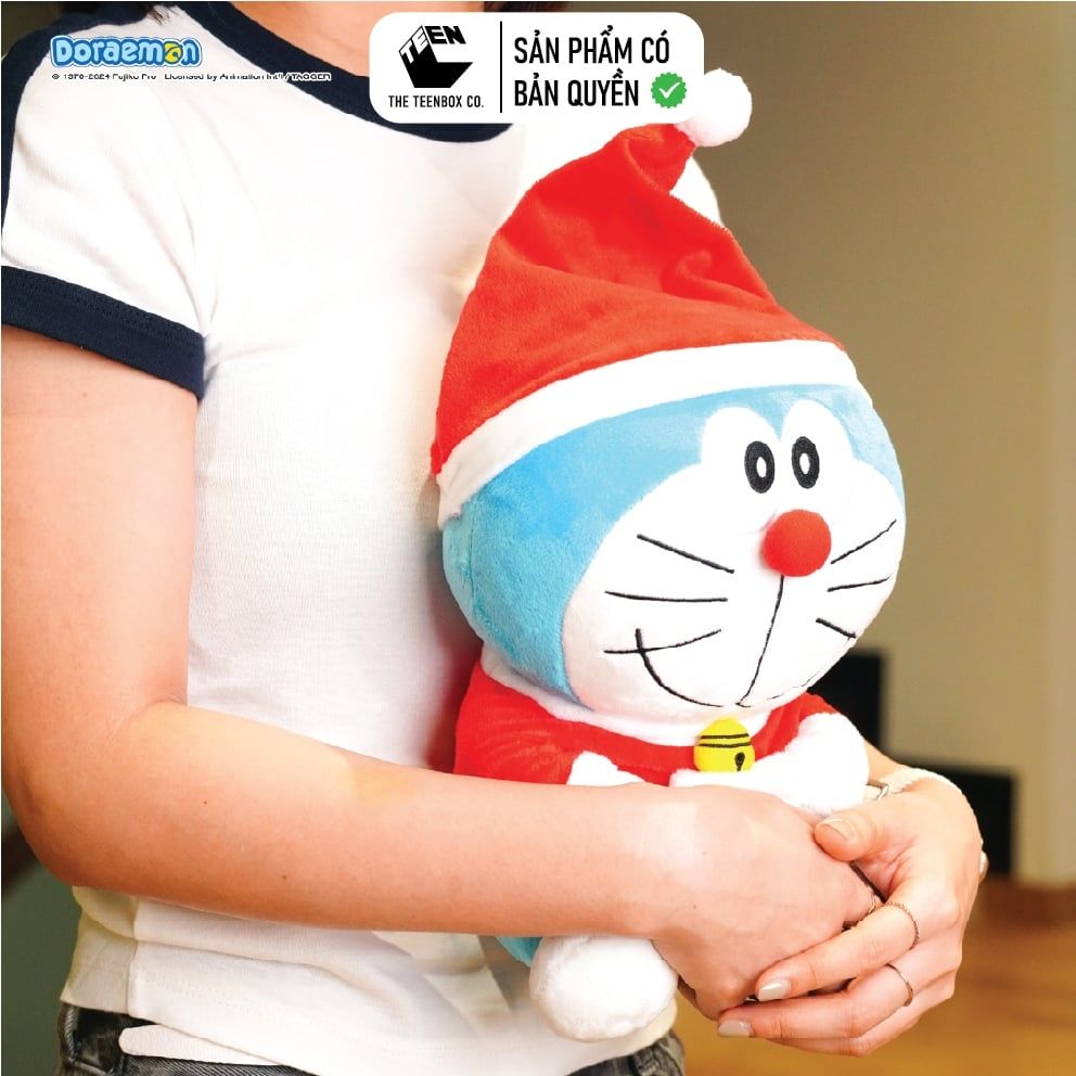 Gấu Bông Doraemon Giáng Sinh 23cm Chính Hãng – Thú Bông Noel Cao Cấp, Quà Tặng Giáng Sinh, Teenbox Phân Phối
