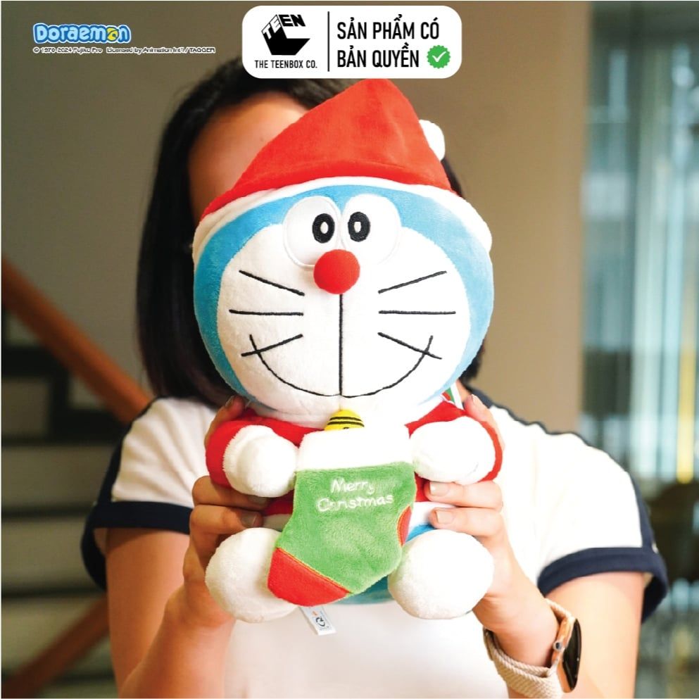Gấu Bông Doraemon Giáng Sinh 23cm Chính Hãng – Thú Bông Noel Cao Cấp, Quà Tặng Giáng Sinh, Teenbox Phân Phối