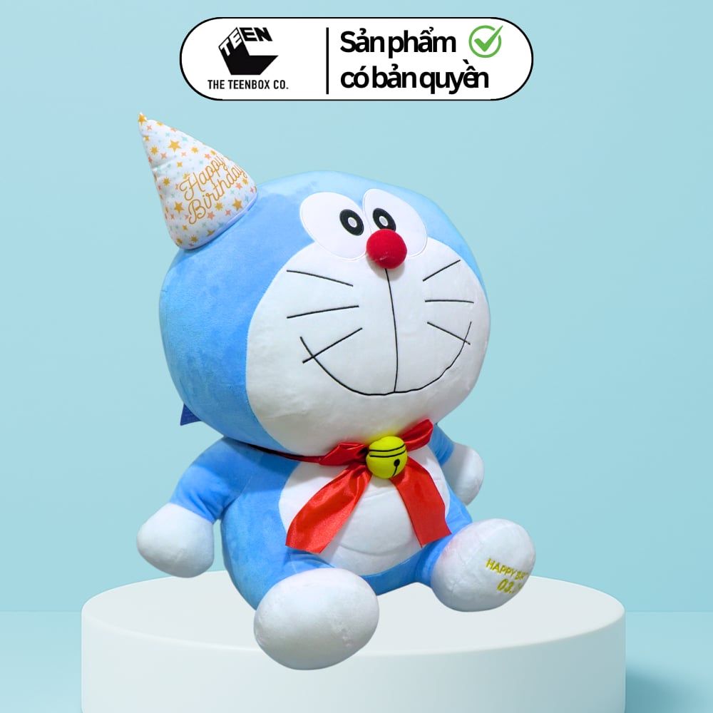 Gấu Bông Doraemon Sinh Nhật 52cm – Thú Bông Cao Cấp Chính Hãng, Bản Quyền Animation International, Teenbox Phân Phối