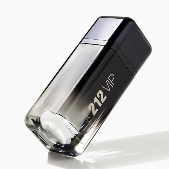 Nước Hoa nam Carolina Herrera 212 VIP Black EDP mini 8ml