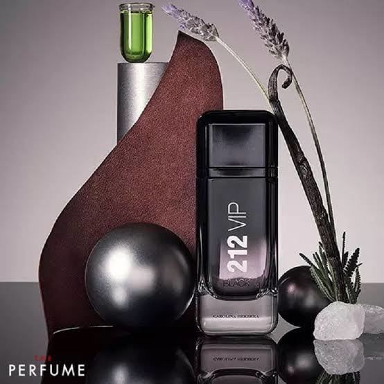 Nước Hoa nam Carolina Herrera 212 VIP Black EDP mini 8ml