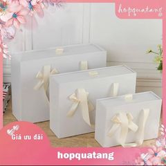 hộp đựng quà hình chữ nhật màu trắng size vừa