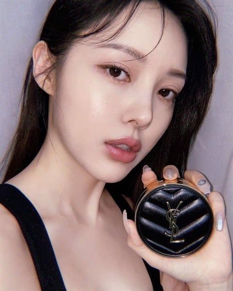 Phấn nước YSL le cushion encre de peau luminous matte #10