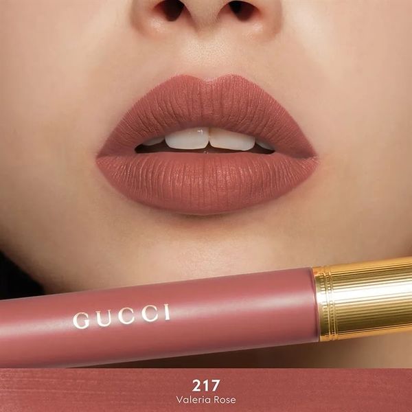 Son kem Gucci glow oil in water tint 217 valeria rose