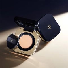 Cushion Clé De Peau Radiant Foundation Natural Tone I10 - Very Light Ivory