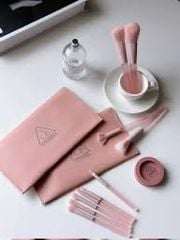 Bộ Cọ 3CE 12 Cây Màu Hồng Kèm Túi Da