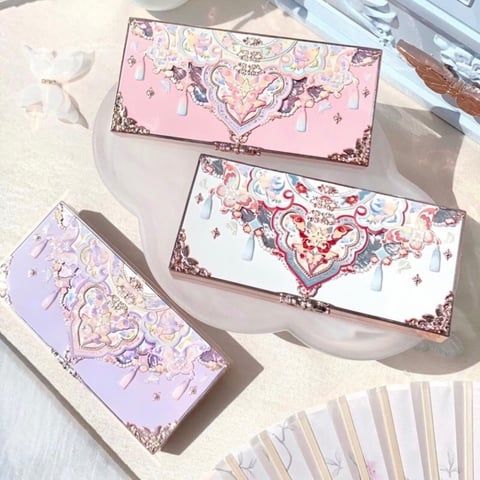 Bảng phấn mắt Flower Knows Butterfly Cloud Collar #03-incense purple haze