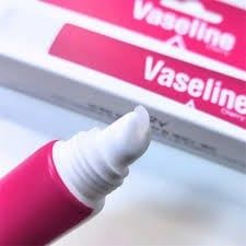 Tinh chất dưỡng môi Vaseline C2Y Deep Moisture 20ml #đỏ