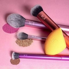Bộ Cọ Real Techniques Everyday Essentials 5brush (tặng 2 mút)