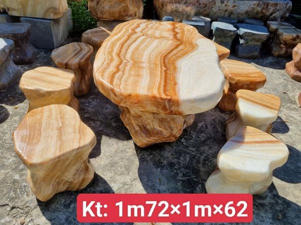 Bàn ghế đá tự nhiên, bàn ghế đá nguyên khối, bộ bàn đá Canxit (thạch anh non) Thanh Hóa – vẻ đẹp tự nhiên, độc đáo và bền đẹp