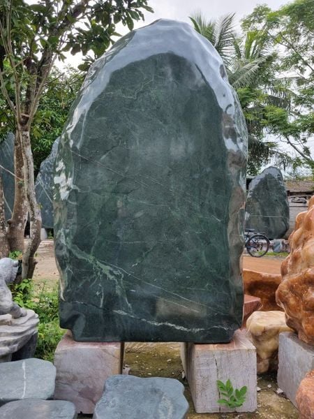 Biển hiệu đá tự nhiên, biển hiệu đá nguyên khối, biển hiệu đá xanh cẩm thạch – độc đáo, sang trọng và bền đẹp
