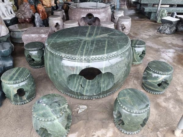 Bộ bàn ghế đá tự nhiên, bàn ghế đá nguyên khối, Bộ bàn ghế đá trống chất đá cẩm thạch xanh nguyên khối