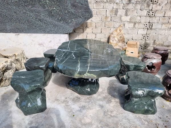 Bộ bàn ghế đá tự nhiên, bàn ghế đá nguyên khối, Bộ bàn rời với chân kê. Chất đá xanh cẩm thạch Thanh Hóa