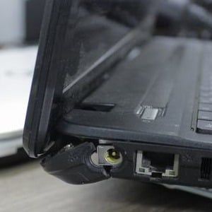 Thay bản lề laptop sony vaio uy tín lấy liền giá rẻ