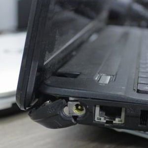 Thay bản lề laptop acer uy tín lấy liền giá rẻ