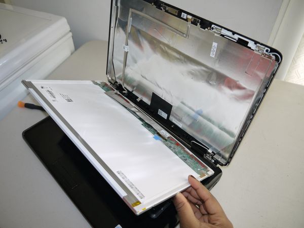 Giá sửa màn hình laptop lấy liền giá rẻ