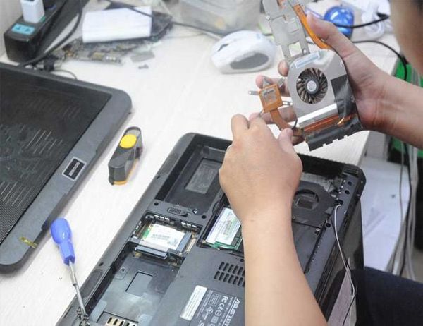 Địa điểm sửa laptop uy tín hcm