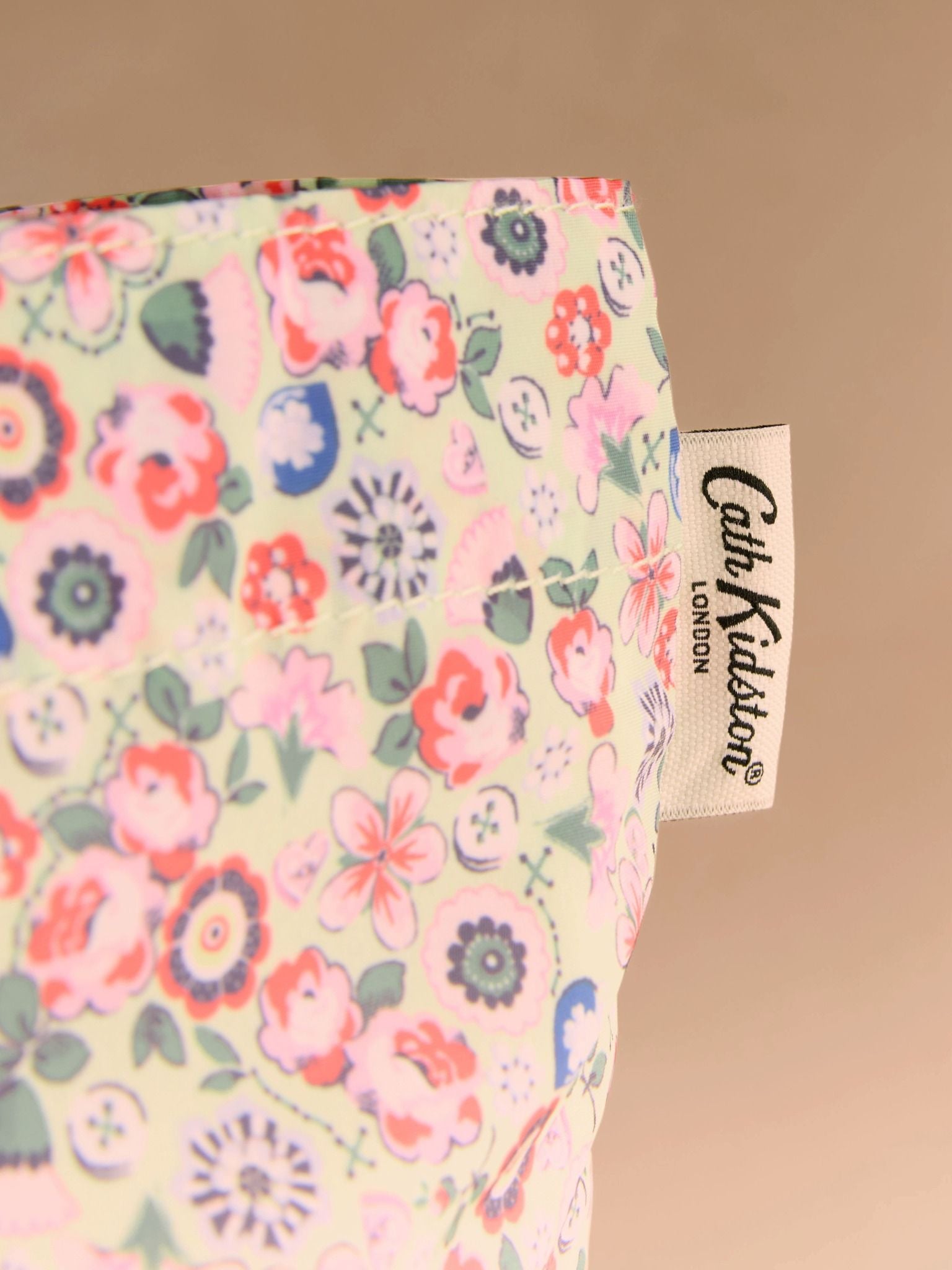  Túi gấp gọn Cath Kidston Foldaway Tote Pearly Queen Ditsy - H69437 