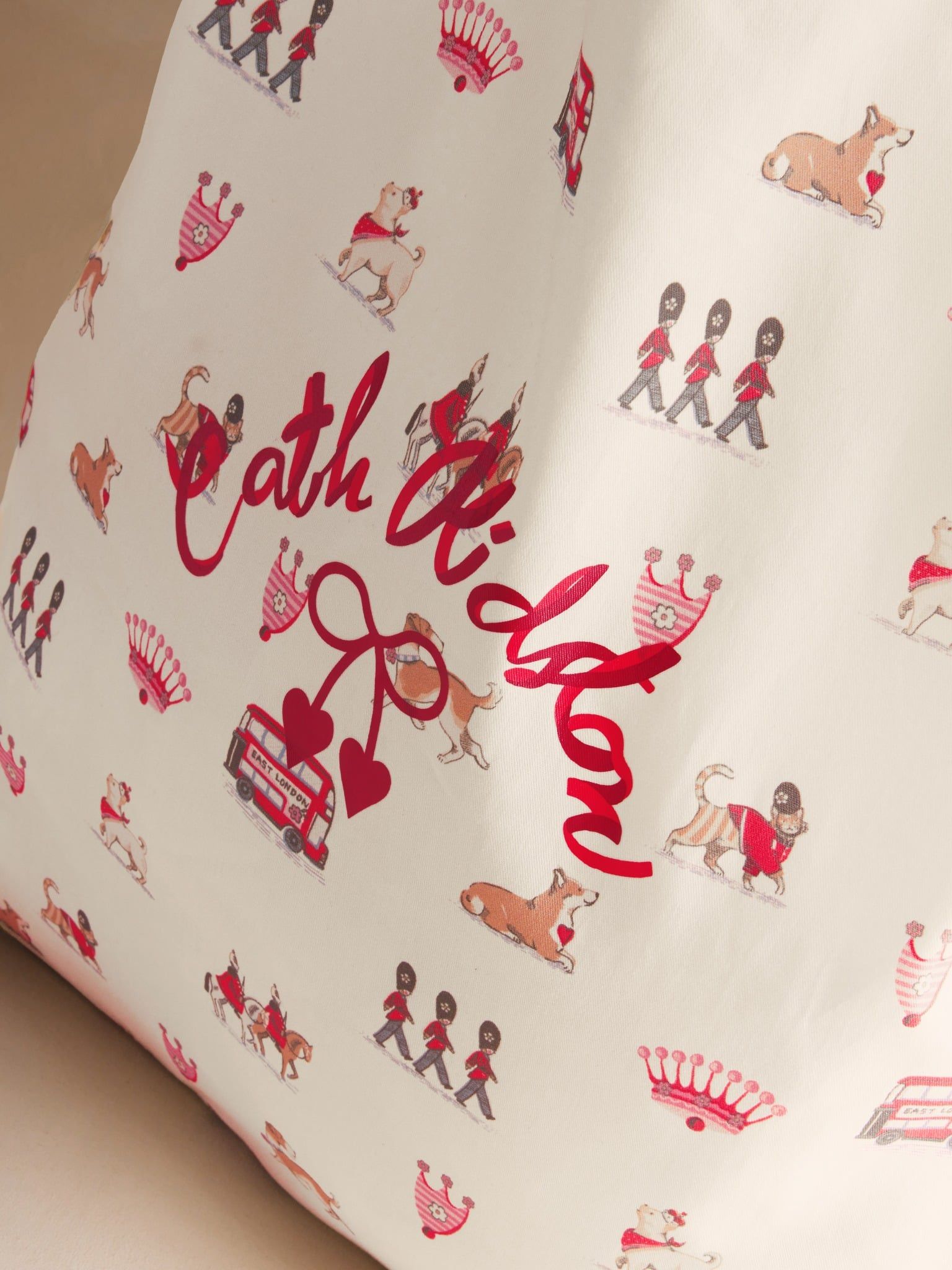  Túi đeo tay Cath Kidston Easy Bookbag Queenies London - H69568 