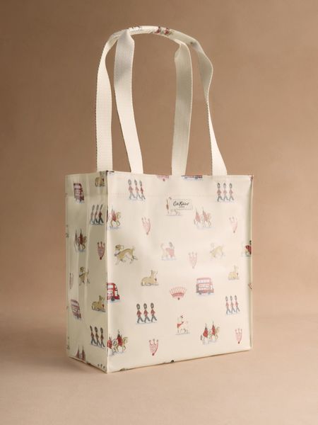  Túi đeo tay Cath Kidston Medium Bookbag Stanley in London - H69571 