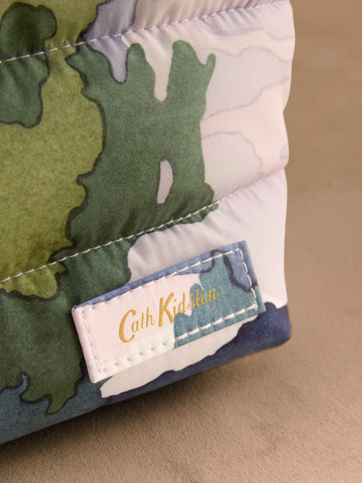  Ví cầm tay Cath Kidston Pouch Camo - H69616 