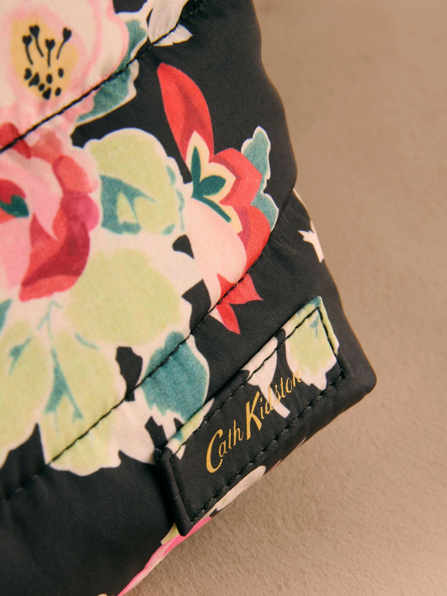  Ví cầm tay Cath Kidston Pouch Archive Floral - H69617 