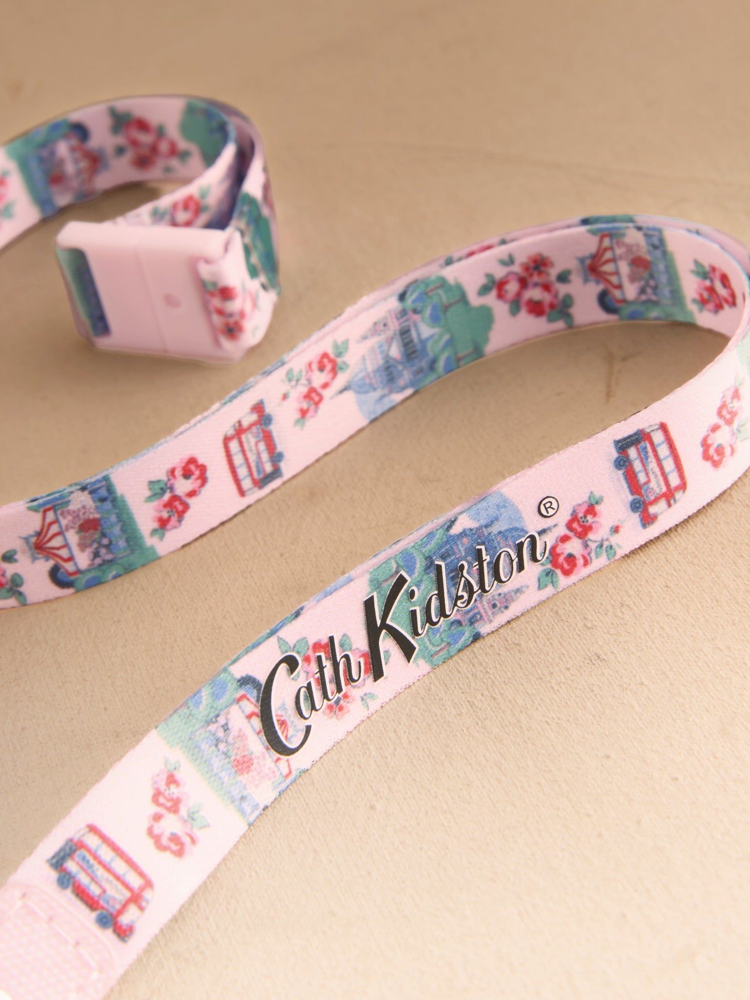  Dây đeo thẻ Cath Kidston Lanyard London Town - H69626 