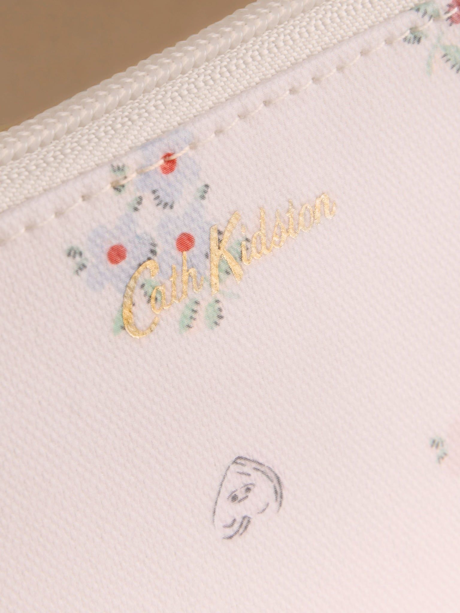  Ví nhỏ Cath Kidston Card & Coin Purse Valentines - H69698 