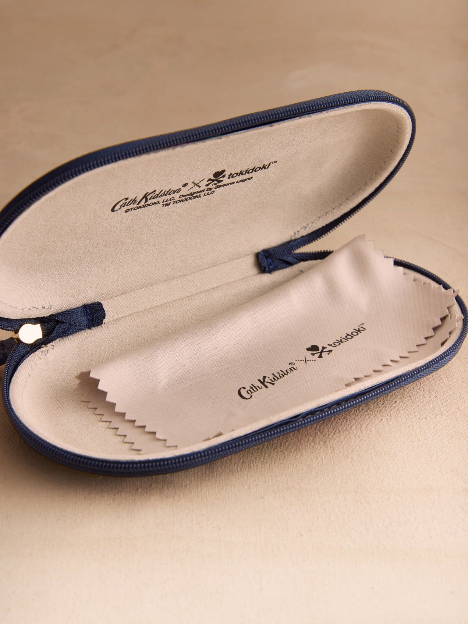  Hộp đựng mắt kính Cath Kidston Glasses Case Tokidoki Cactus Wiggle - H70586 