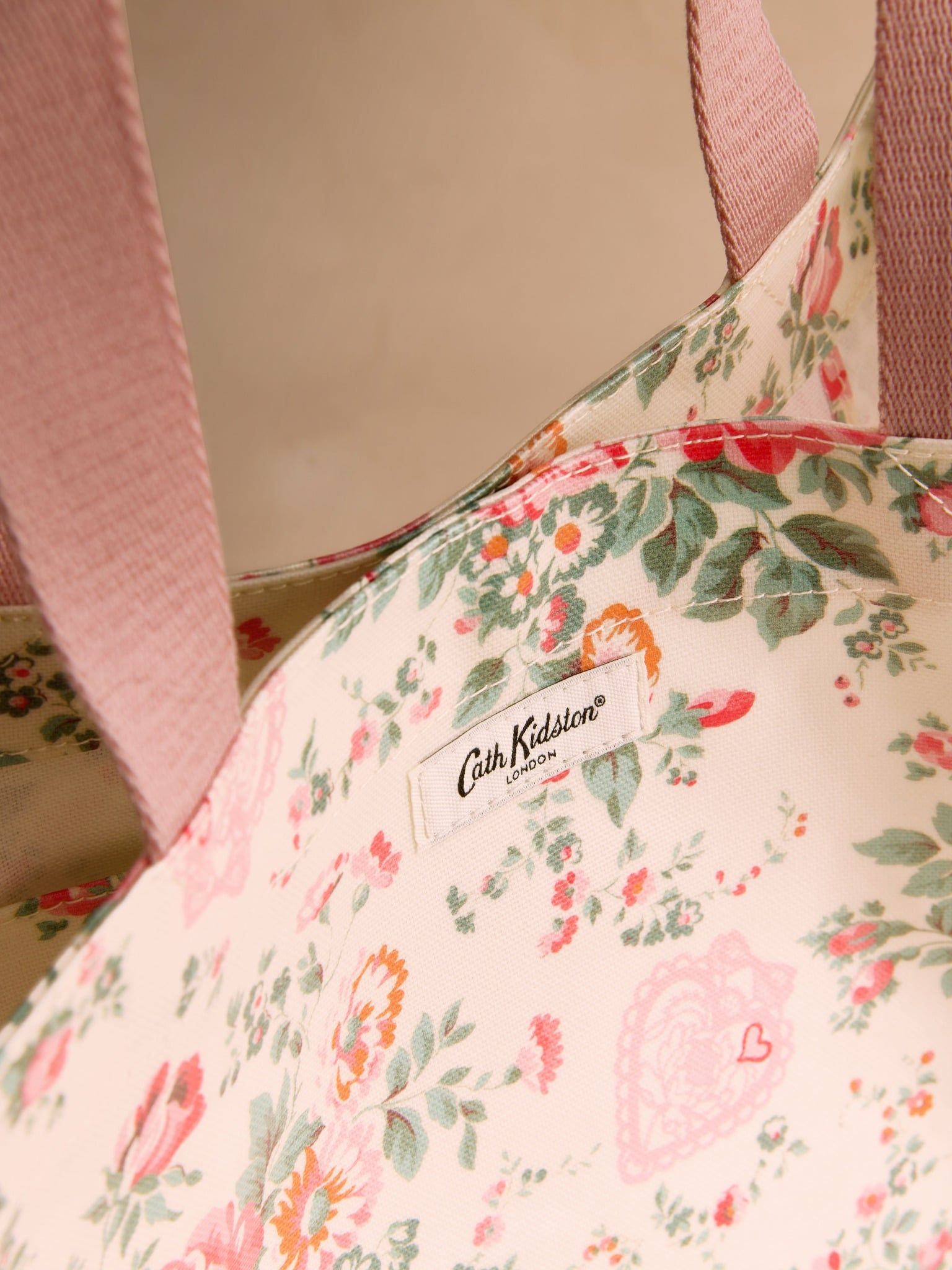  Túi đeo vai Cath Kidston Medium Bookbag Hackney Rose - W76363 