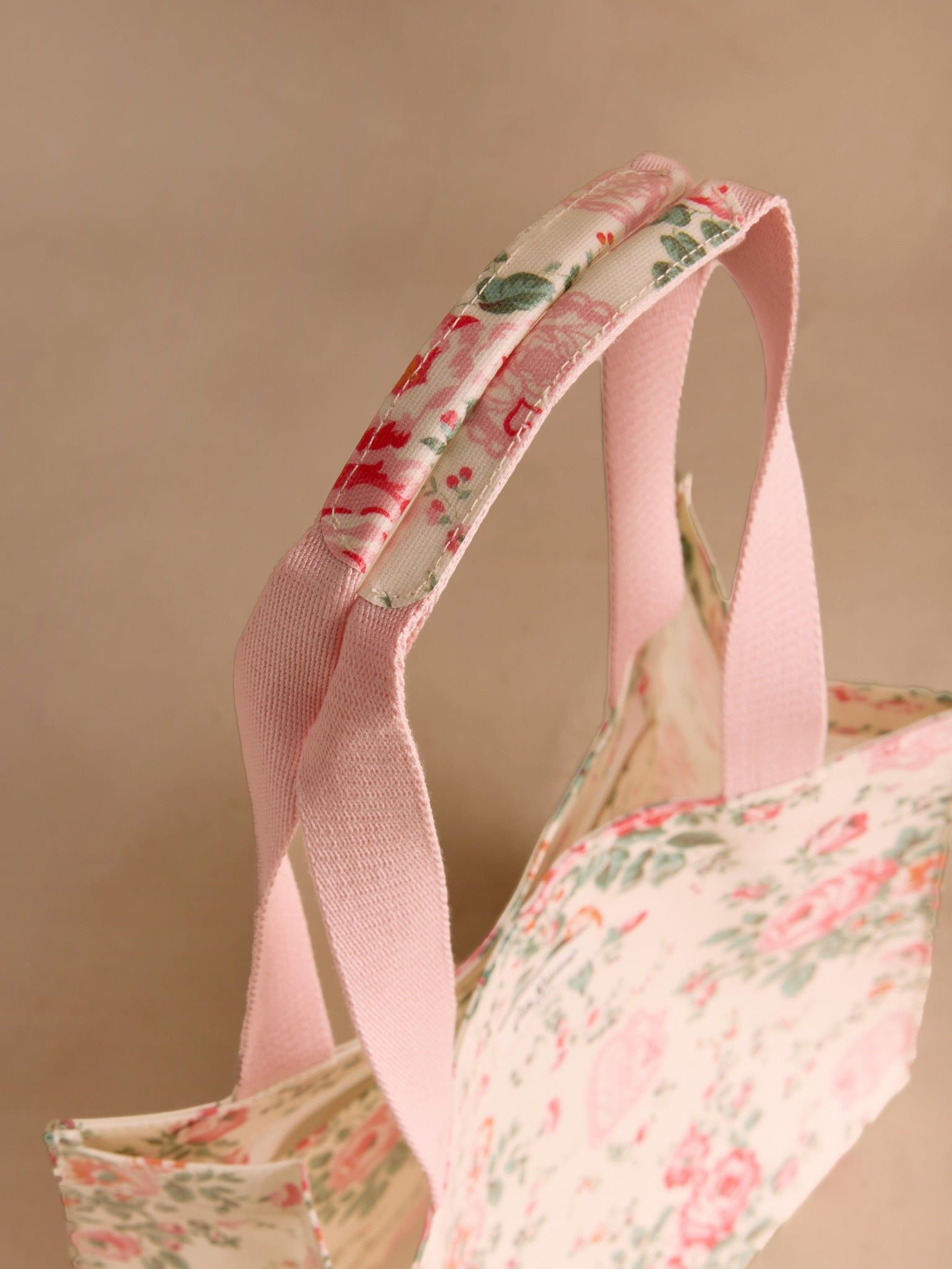  Túi đeo vai Cath Kidston Medium Bookbag Hackney Rose - W76363 