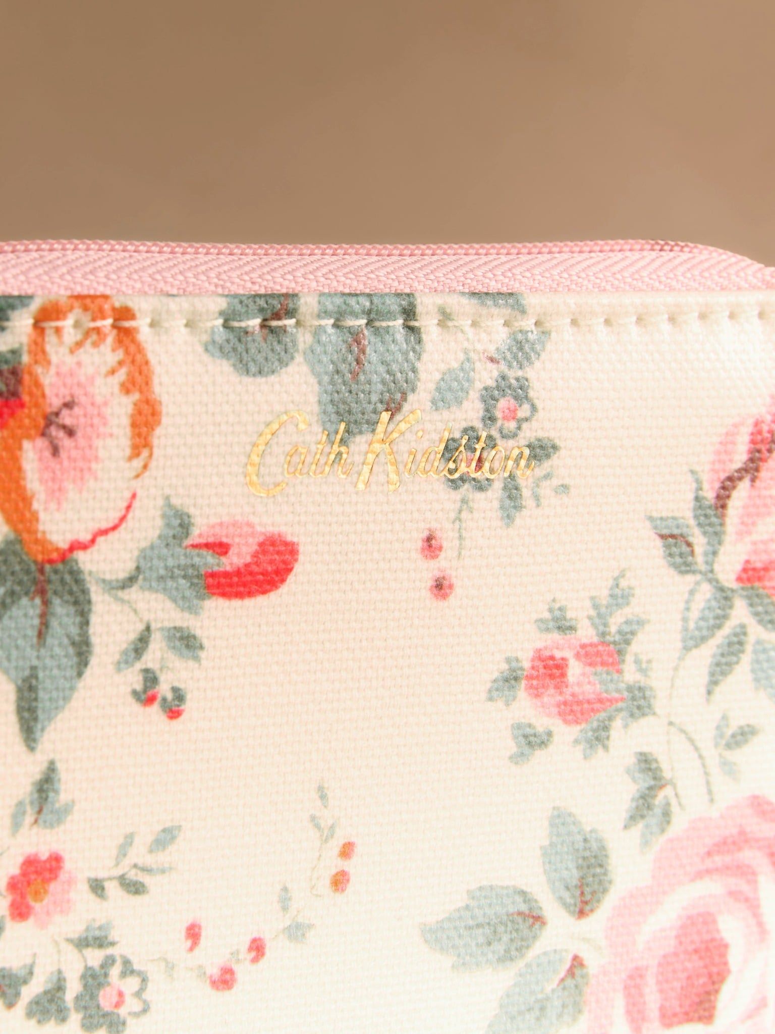  Ví Cath Kidston Mini Continetal Wallet Hackney Rose - H69708 