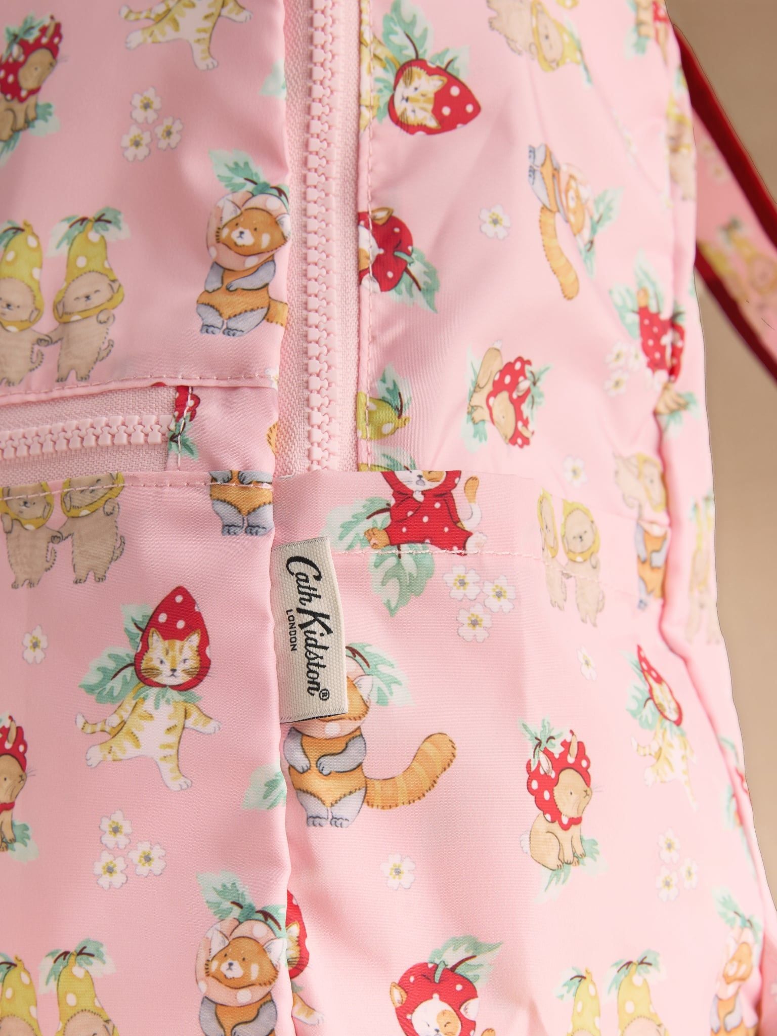  Balo Gấp Gọn Cath Kidston Họa Tiết Friendly Fruit G09510 