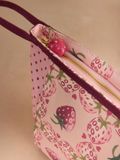 Túi Nhỏ Cath Kidston Họa Tiết Strawberry Check G09652 