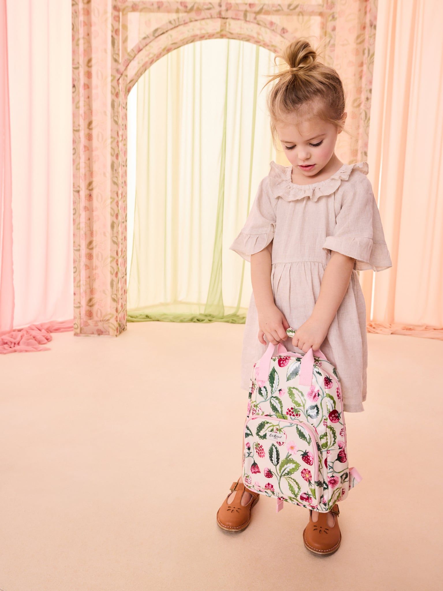  Balo Trẻ Em Cath Kidson Cỡ Vừa Phủ PVC Chống Nước, Họa Tiết Raspberry Garden V22886 