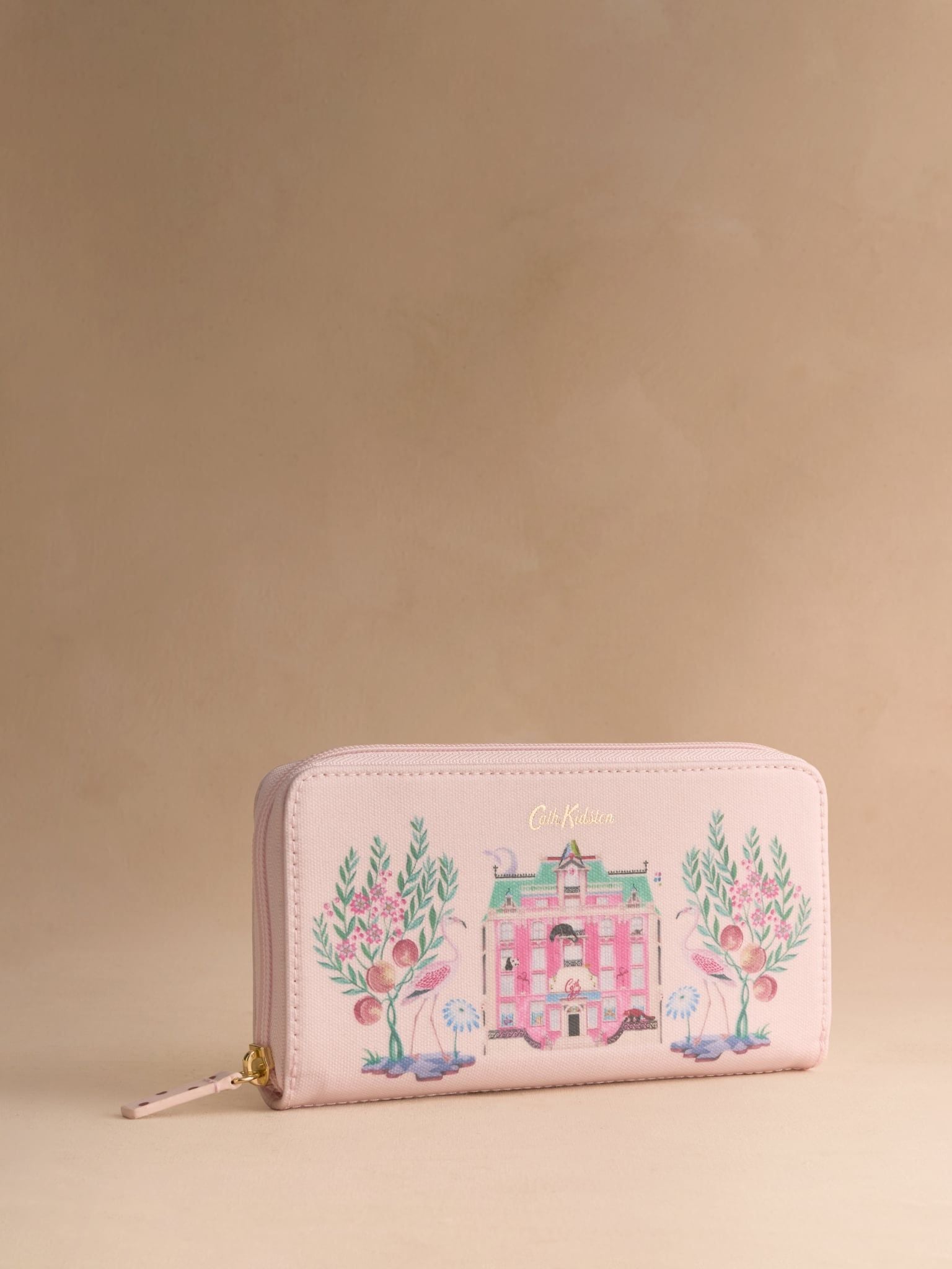  Ví Nữ Cath Kidston Phủ PVC Chống Nước Họa Tiết Pink Cath Hotel Continental V22928 