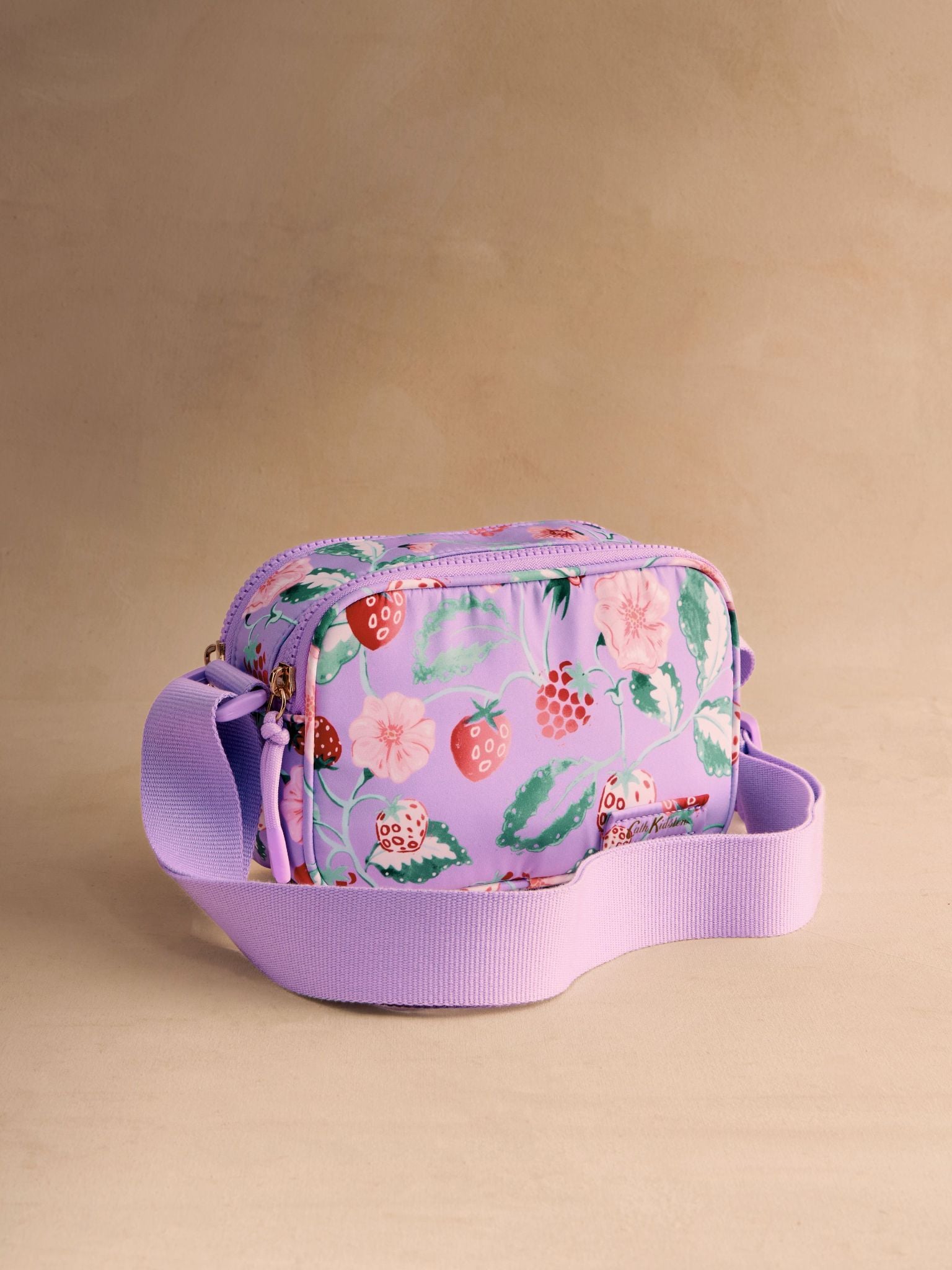  Túi Đeo Chéo Cath Kidston Họa Tiết Raspberry Garden Y26516 