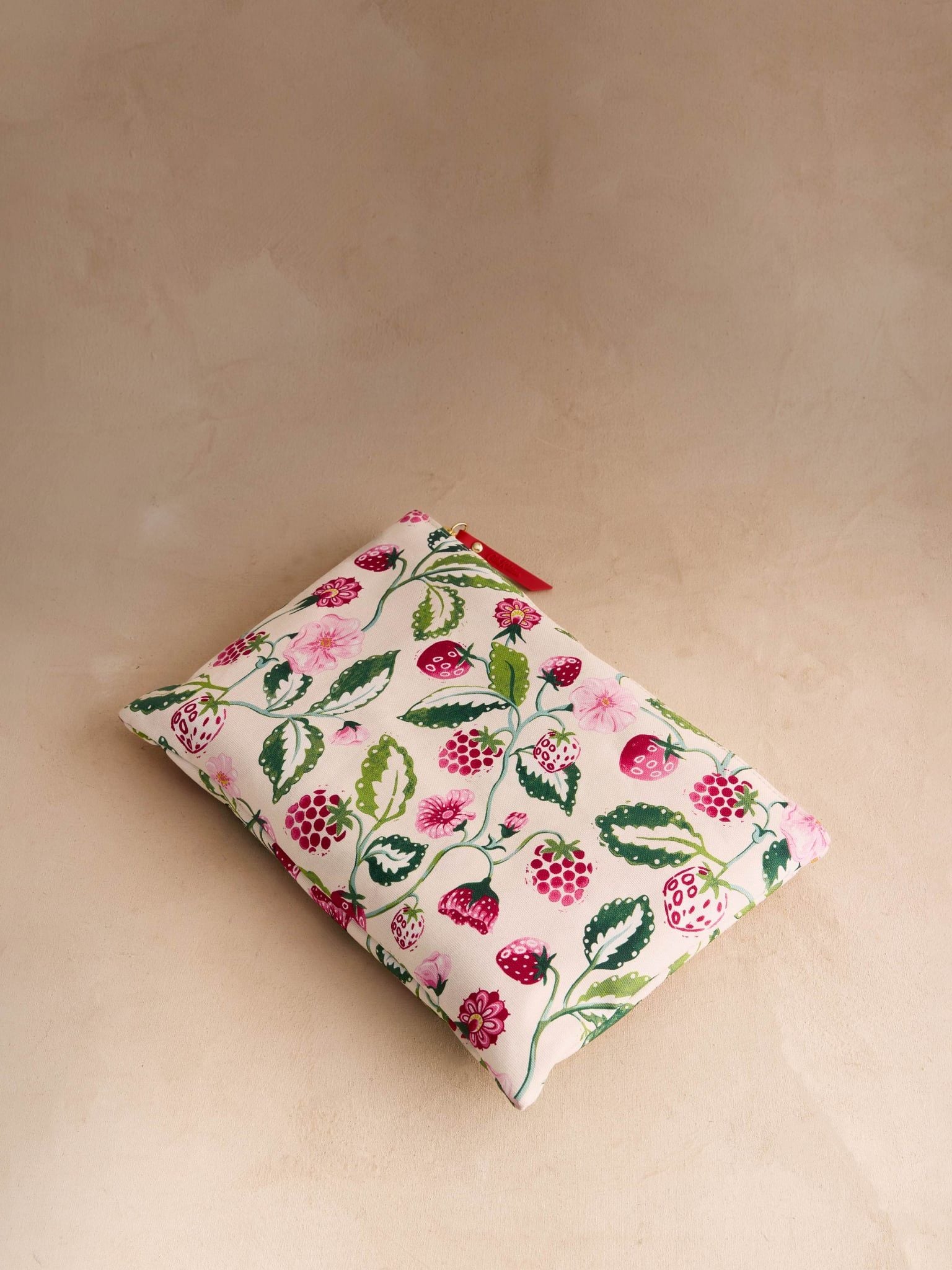  Túi Du Lịch Cath Kidston Phủ PVC Chống Nước Họa Tiết Raspberry Gardens Y26579 