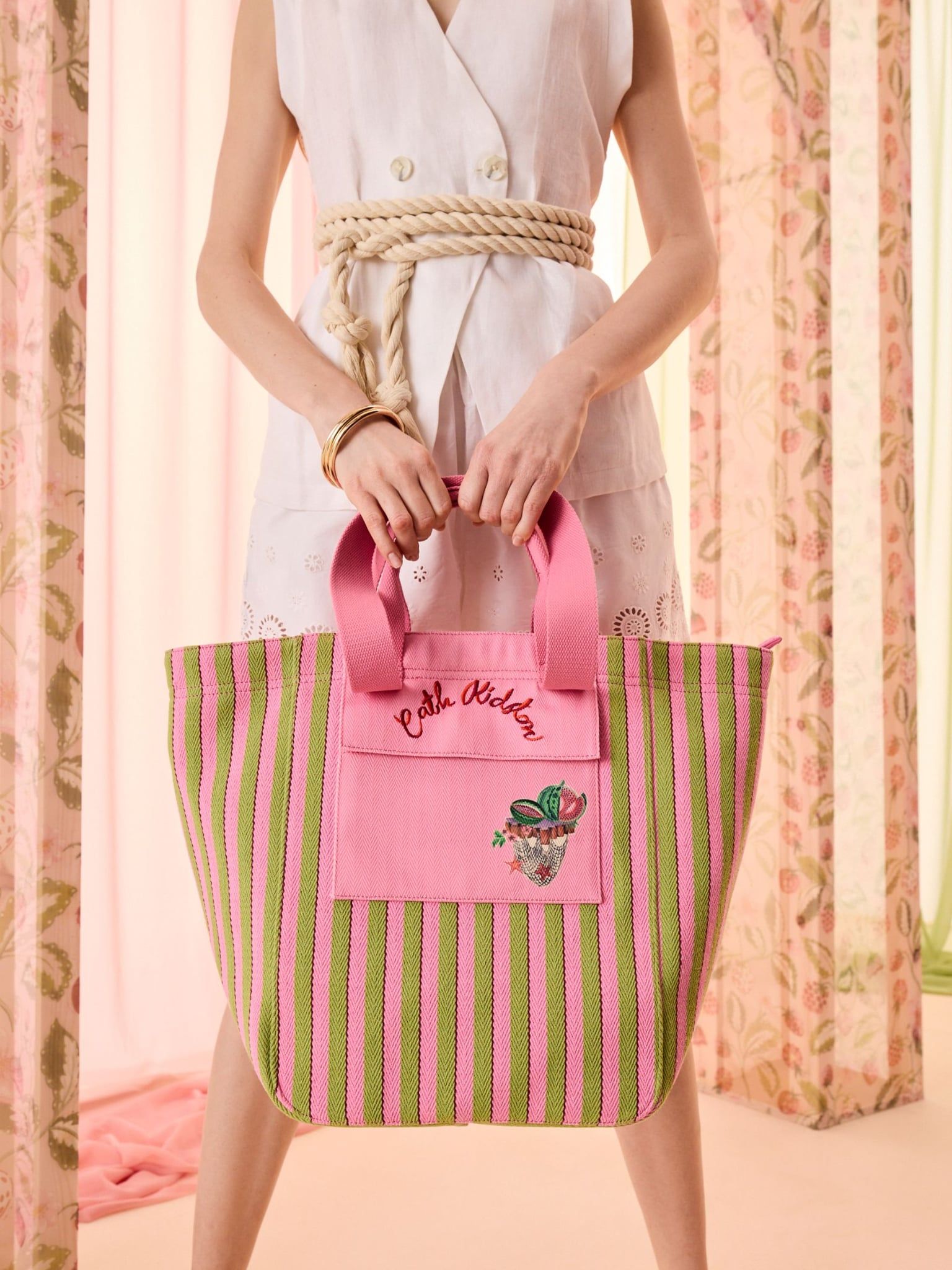  Túi Đeo Vai Cath Kidston Cỡ Lớn Họa Tiết Stripe Y26581 