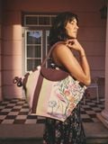  Túi Đeo Vai Cath Kidston Họa Tiết Island Stripe Y26670 