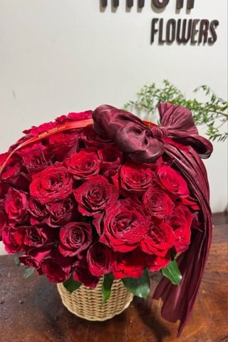 Giỏ Hoa 100 Bông Hồng Ecuador Giống Nhập A0290