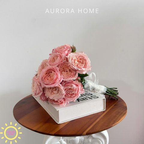 Bó hoa hồng tươi Be Mine hoa cưới thanh lịch cho cô dâu